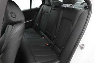 2024 BMW 3 Series 330i xDrive