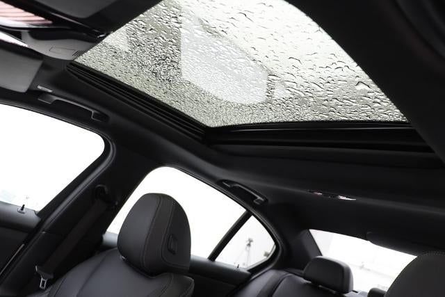 2024 BMW 3 Series 330i xDrive