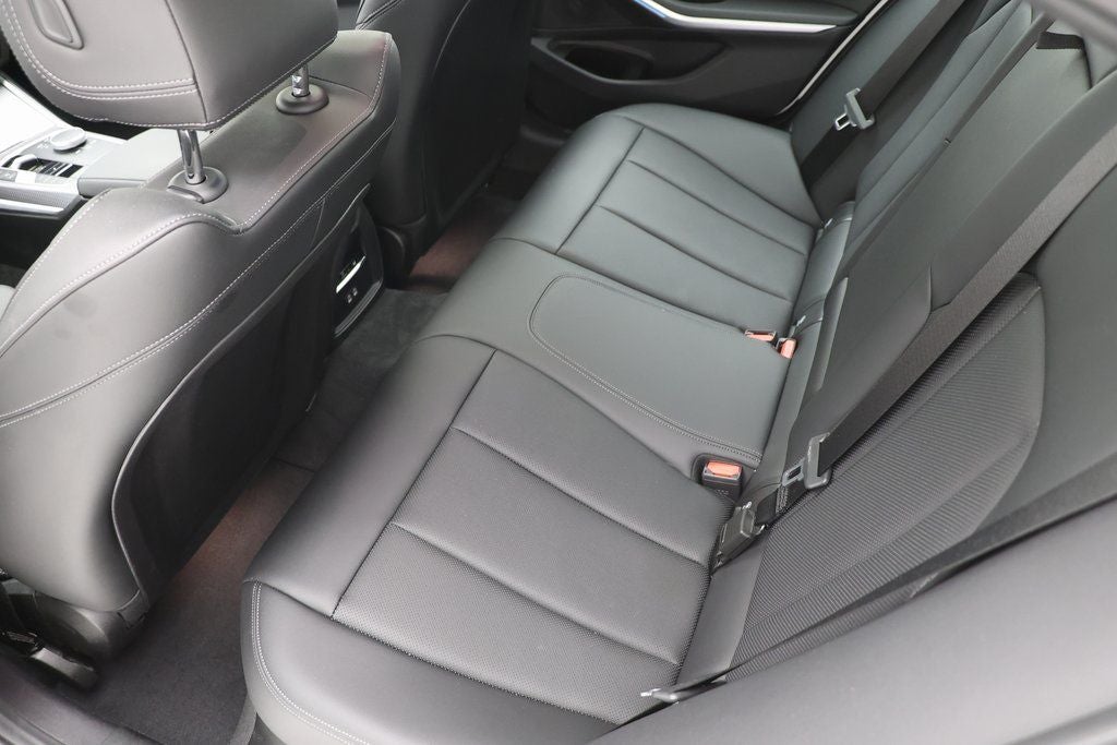 2024 BMW 3 Series 330i xDrive