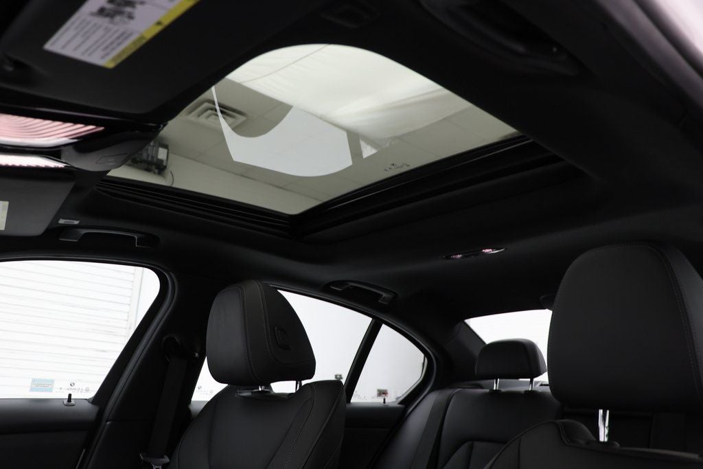 2024 BMW 3 Series 330i xDrive