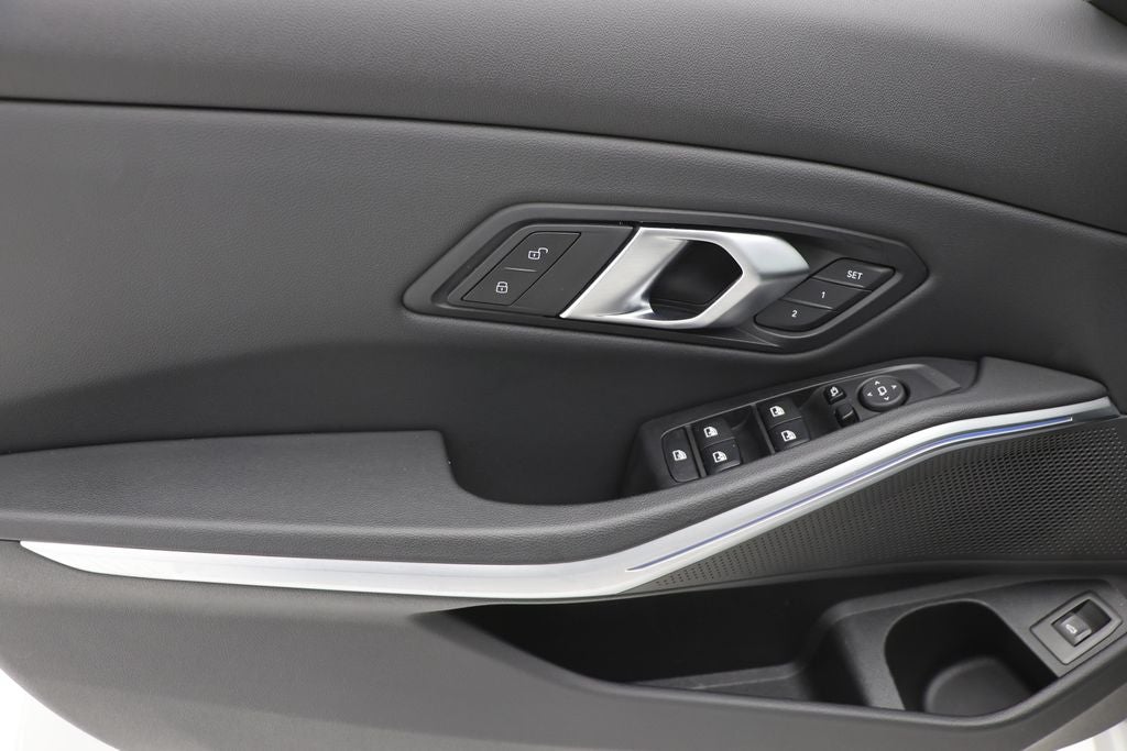 2024 BMW 3 Series 330i xDrive