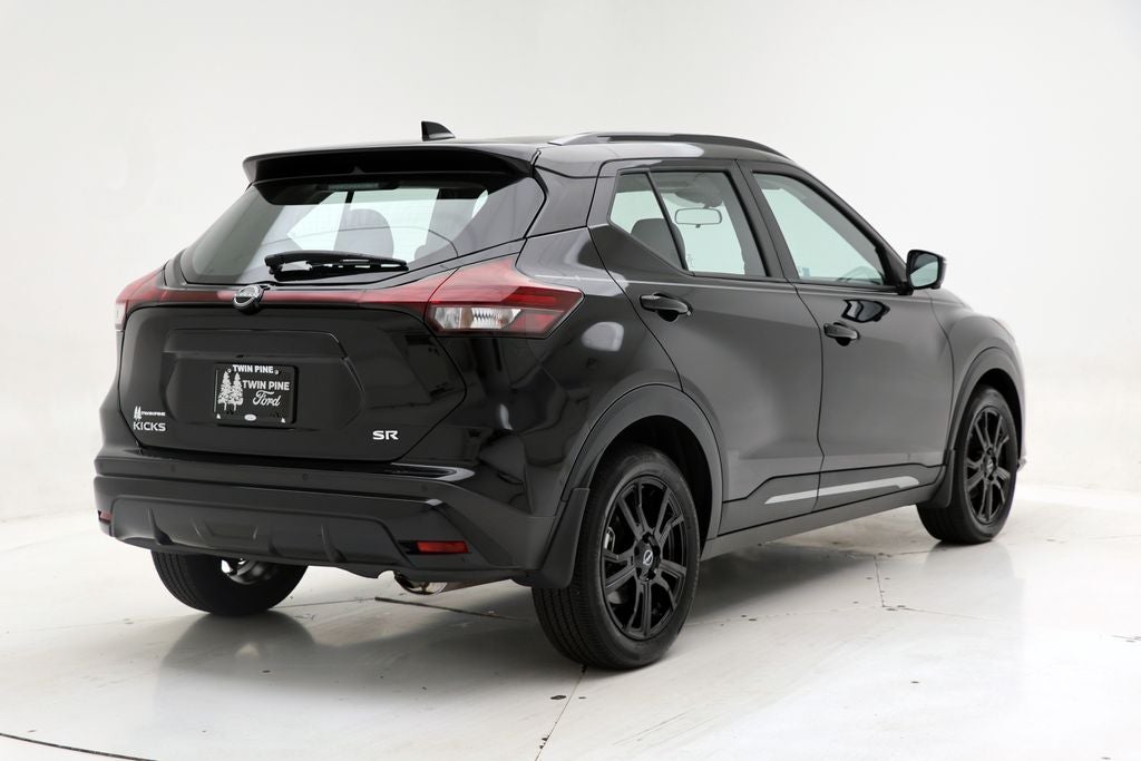 2024 Nissan Kicks SR