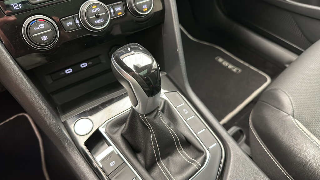 2023 Volkswagen Taos 1.5T SEL