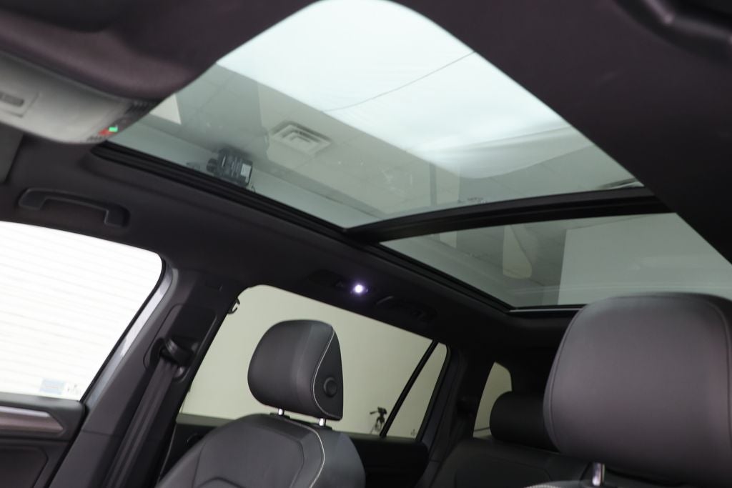 2023 Volkswagen Tiguan 2.0T SEL R-Line