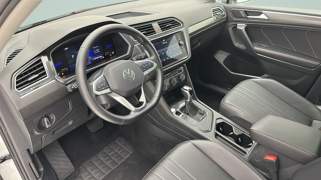 2024 Volkswagen Tiguan 2.0T Wolfsburg Edition