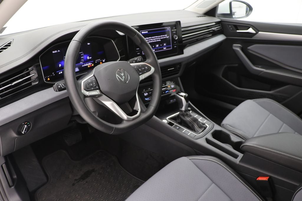 2025 Volkswagen Jetta 1.5T SE