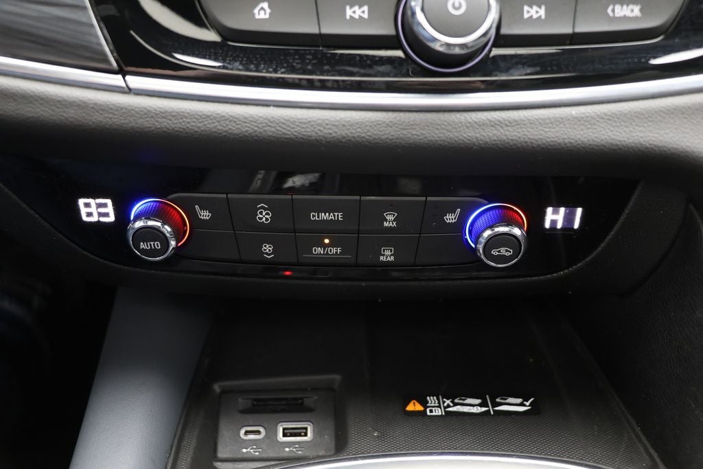 2022 Buick Enclave Essence