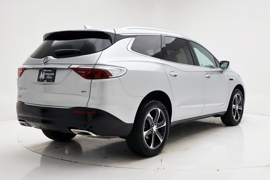 2022 Buick Enclave Essence