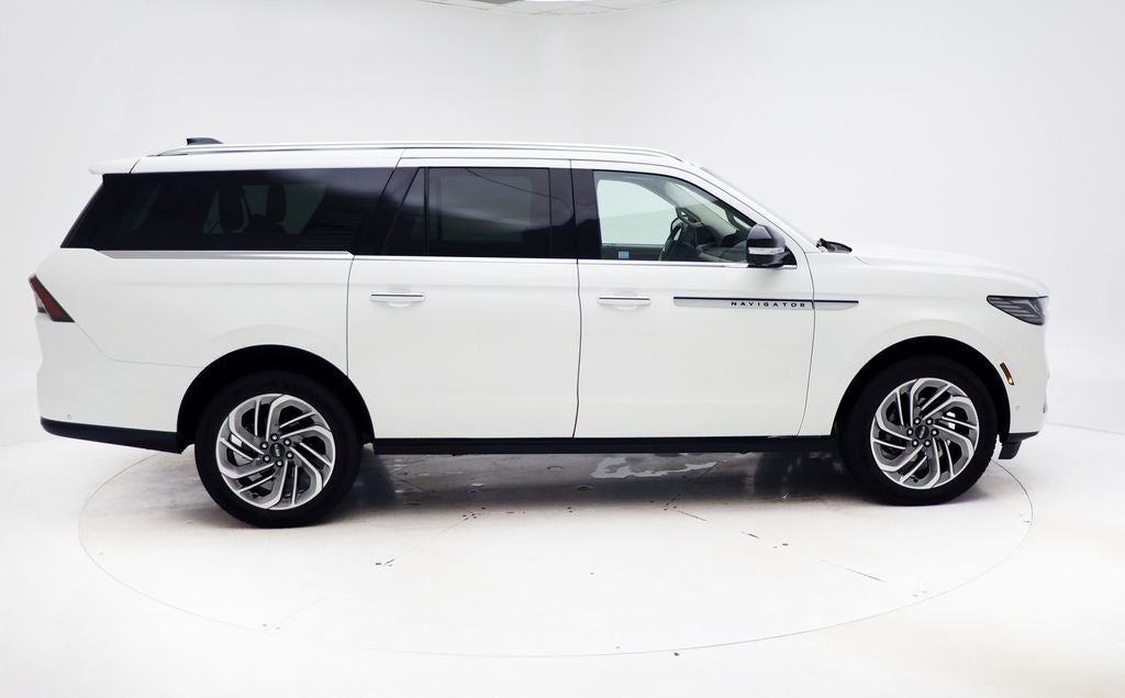 2025 Lincoln Navigator L Reserve