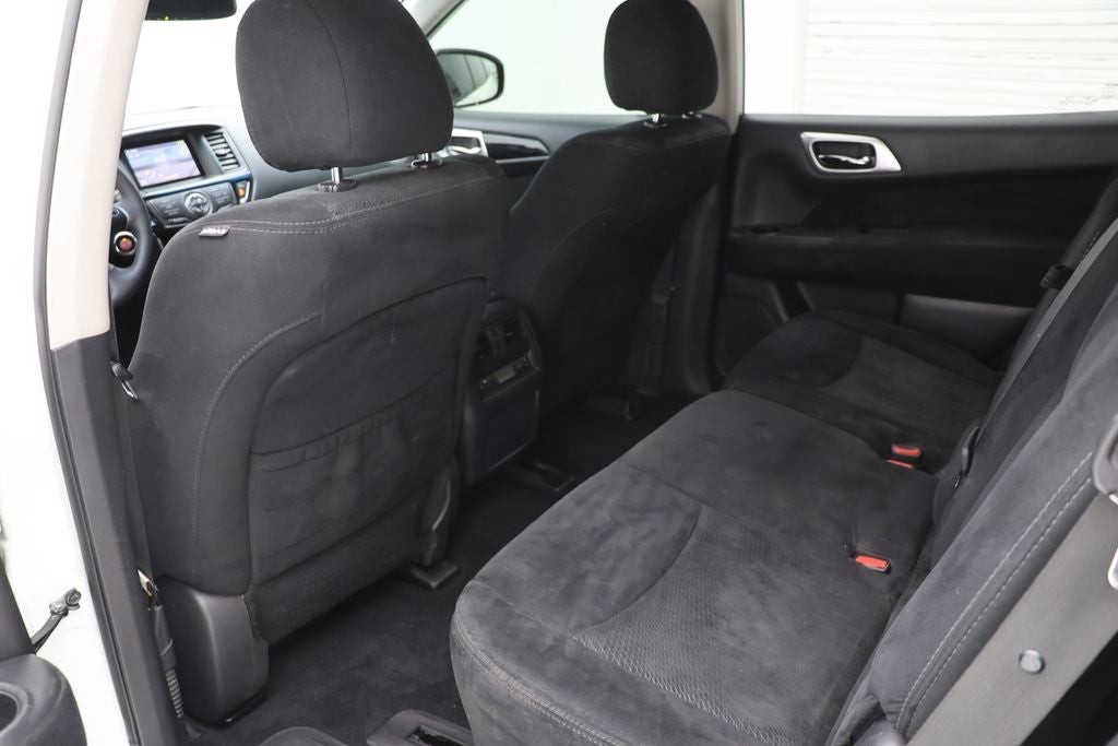 2016 Nissan Pathfinder SV