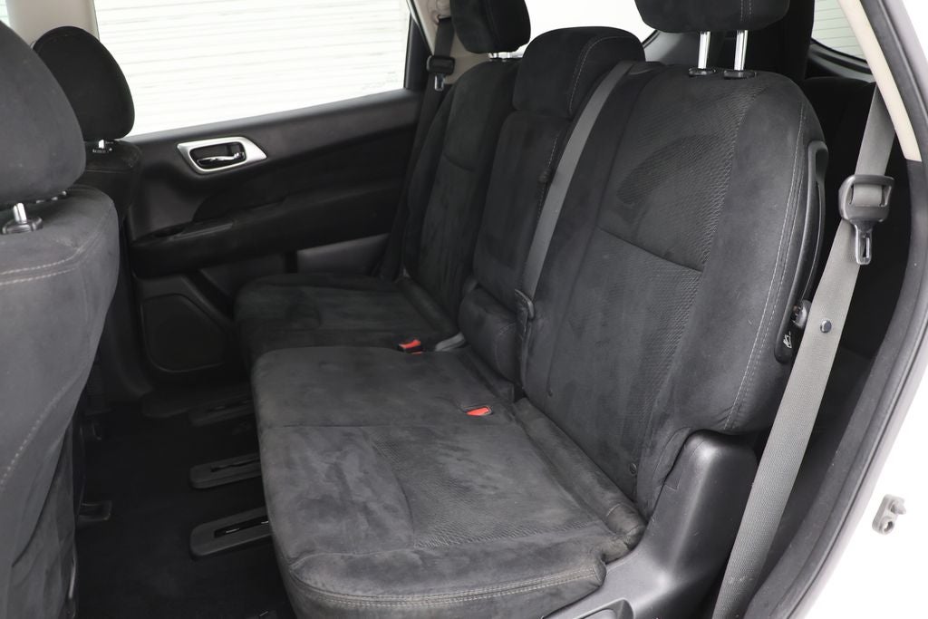 2016 Nissan Pathfinder SV