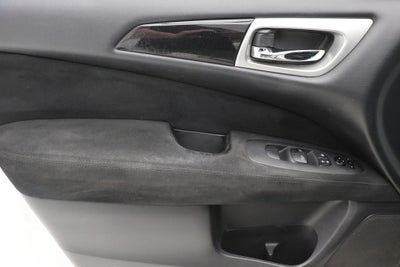 2016 Nissan Pathfinder SV