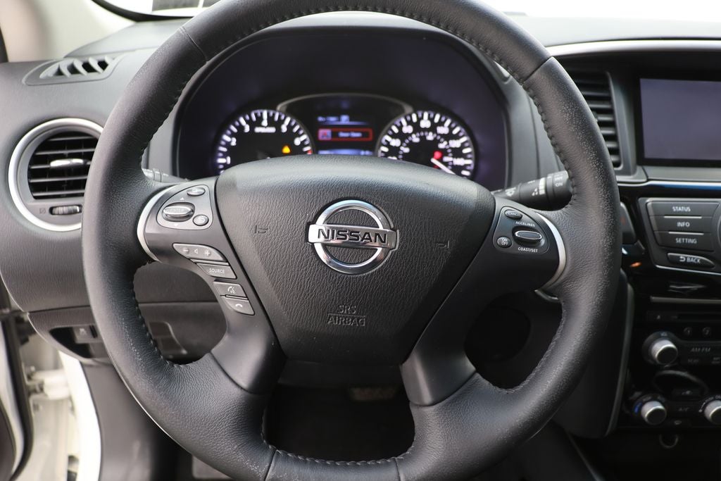 2016 Nissan Pathfinder SV
