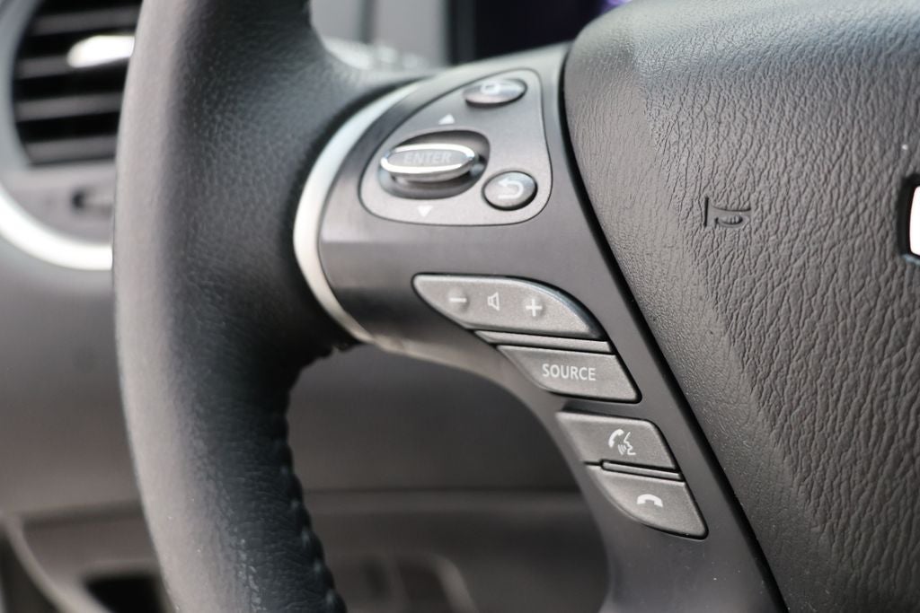 2016 Nissan Pathfinder SV