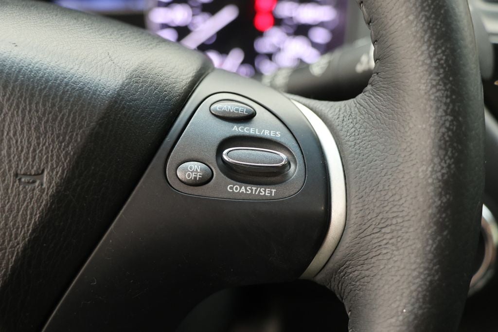 2016 Nissan Pathfinder SV