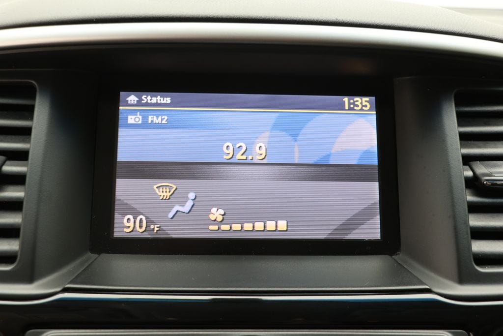 2016 Nissan Pathfinder SV