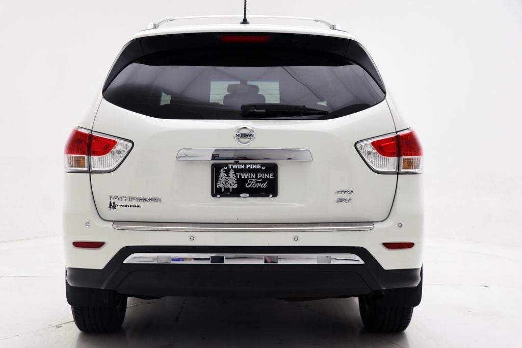 2016 Nissan Pathfinder SV