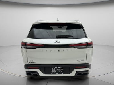 2024 INFINITI QX60 LUXE