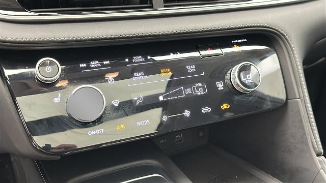 2024 INFINITI QX60 LUXE