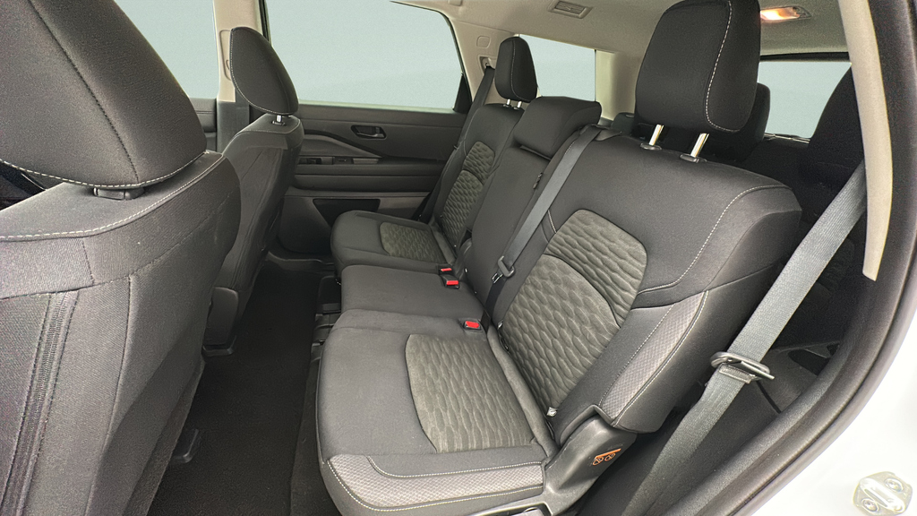 2024 Nissan Pathfinder S