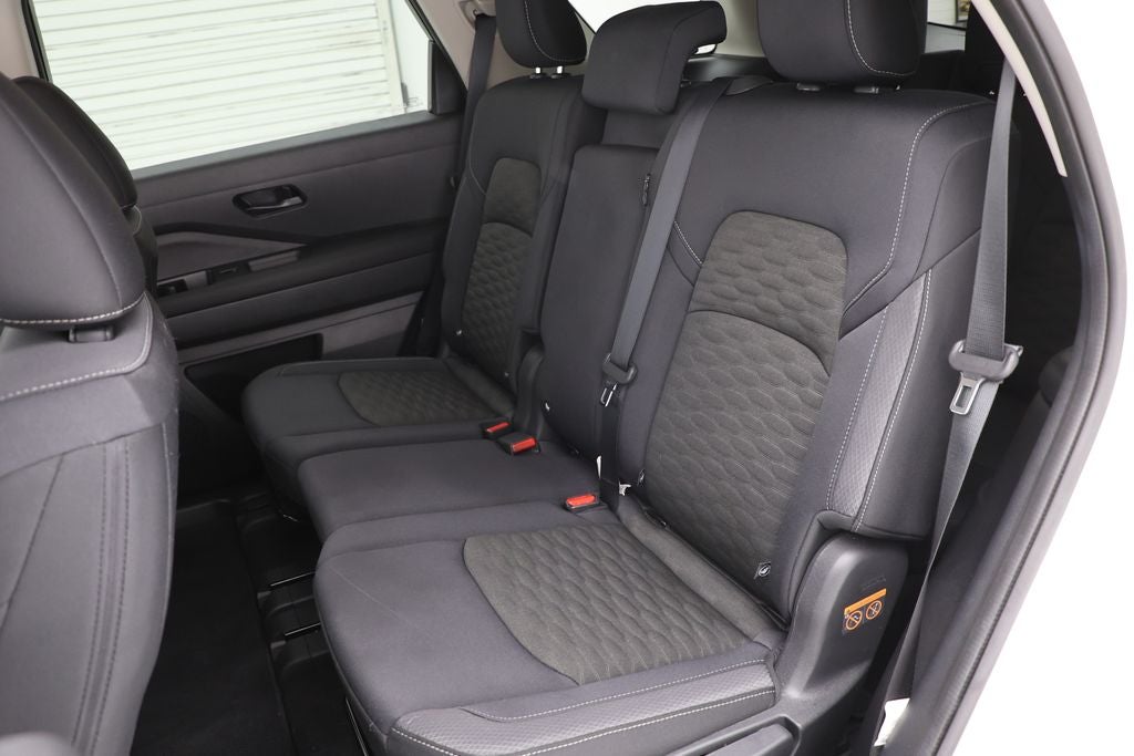 2024 Nissan Pathfinder S