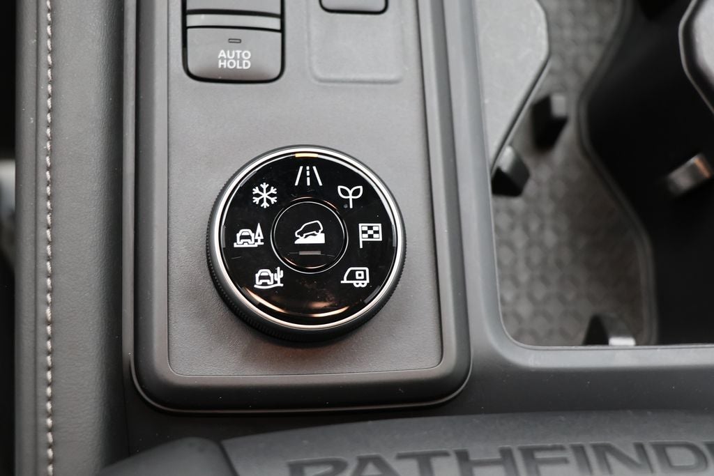 2024 Nissan Pathfinder S