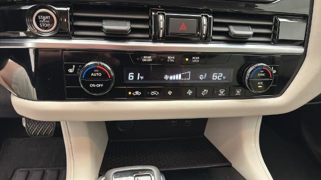 2024 Nissan Pathfinder SV