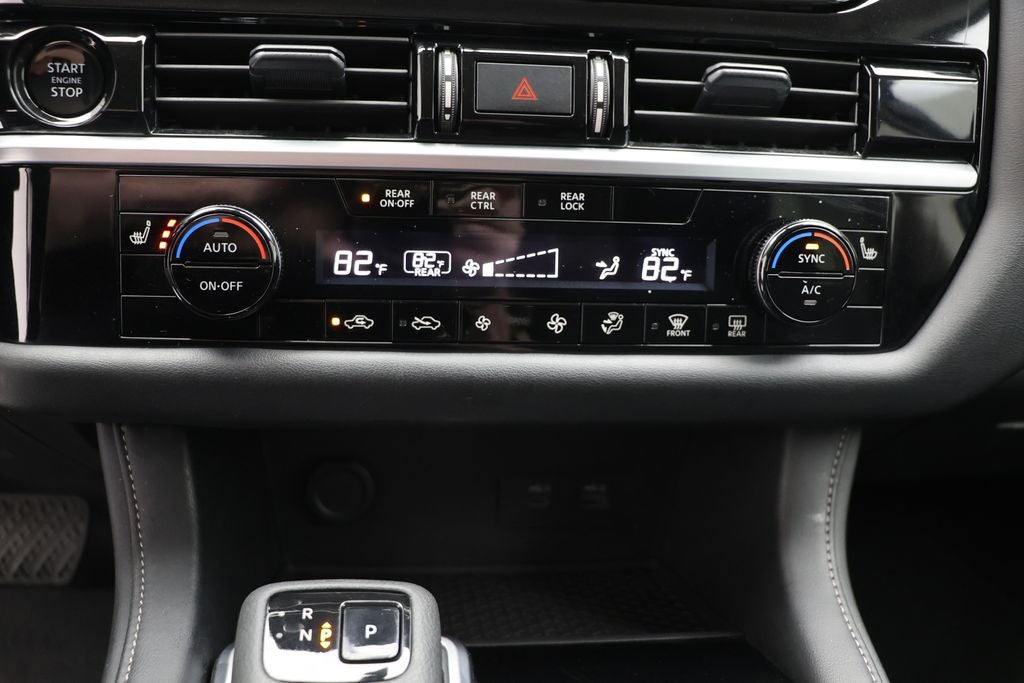 2025 Nissan Pathfinder SV