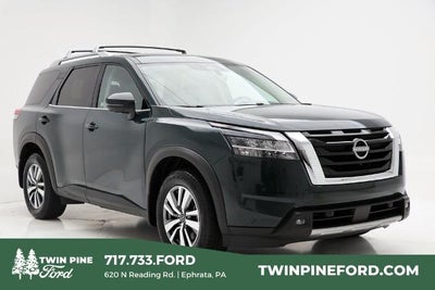 2023 Nissan Pathfinder SL