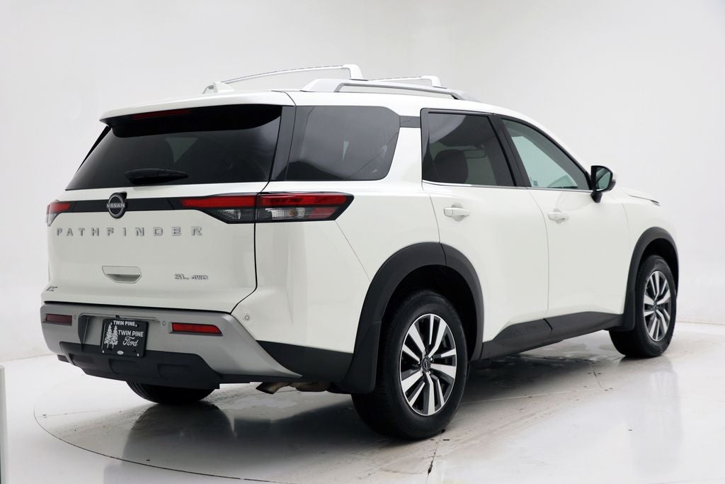 2024 Nissan Pathfinder SL