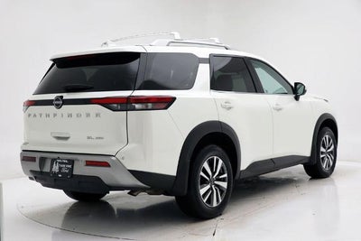 2024 Nissan Pathfinder SL