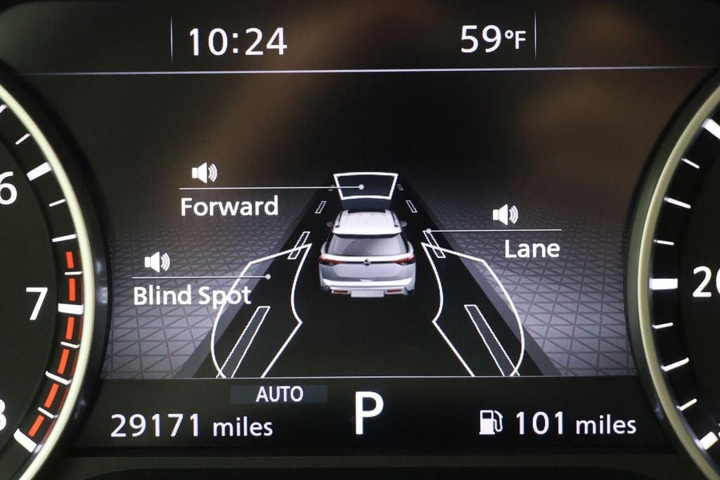 2022 Nissan Pathfinder SL