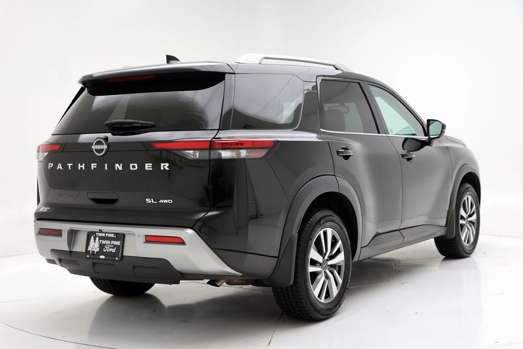 2022 Nissan Pathfinder SL