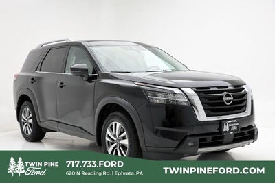 2022 Nissan Pathfinder SL