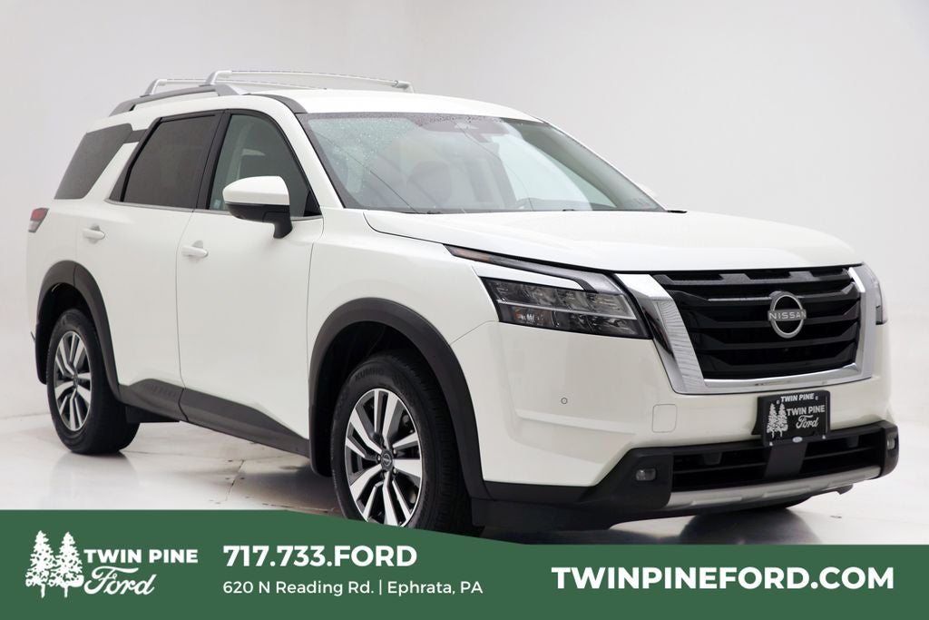 2024 Nissan Pathfinder SL