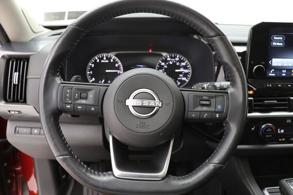 2022 Nissan Pathfinder SL