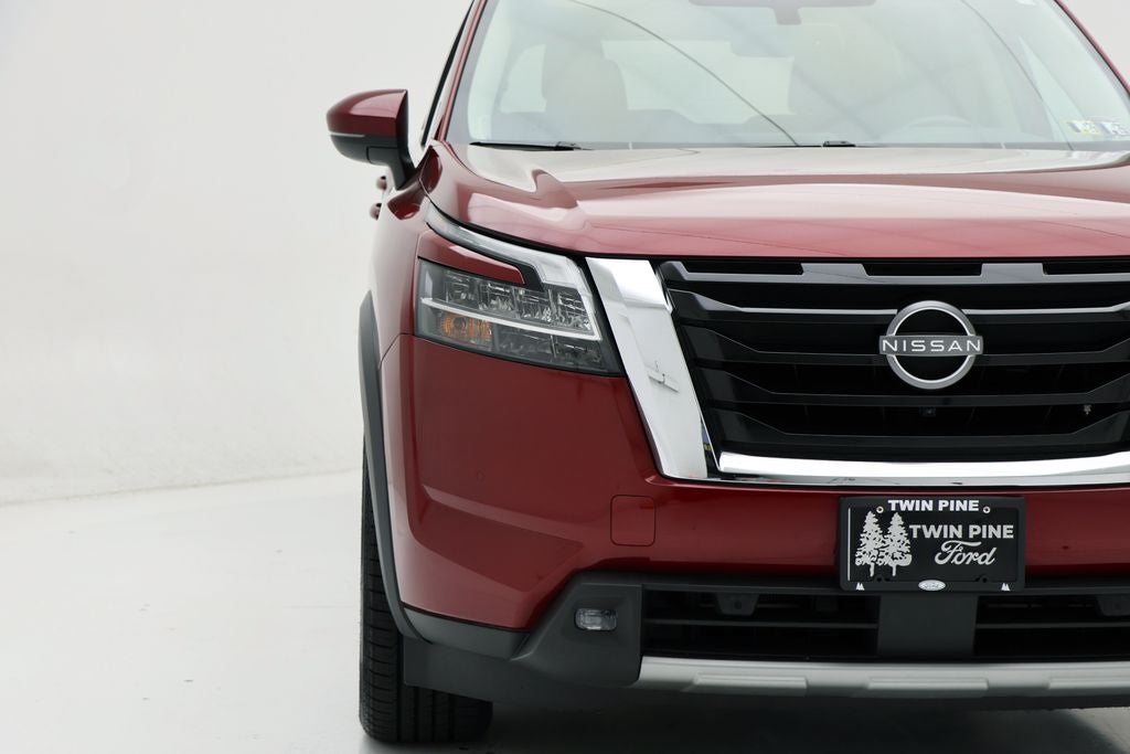 2022 Nissan Pathfinder SL