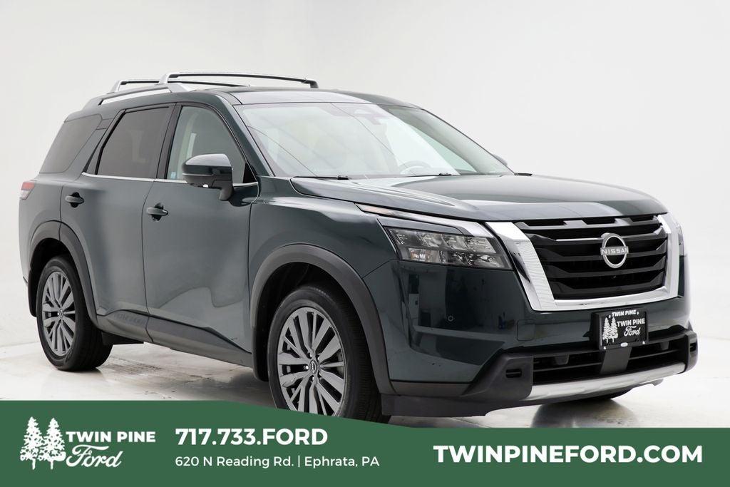 2025 Nissan Pathfinder SL