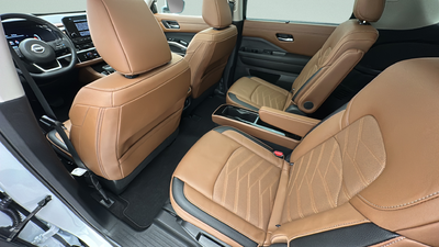 2025 Nissan Pathfinder Platinum