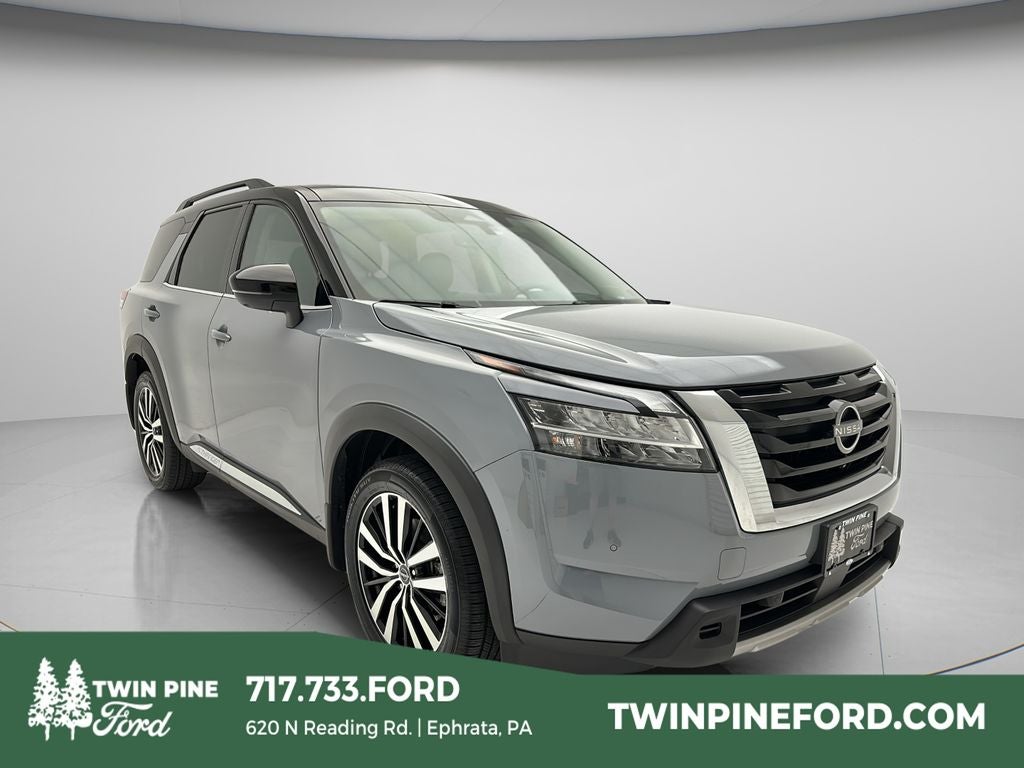 2024 Nissan Pathfinder Platinum 4WD's photo