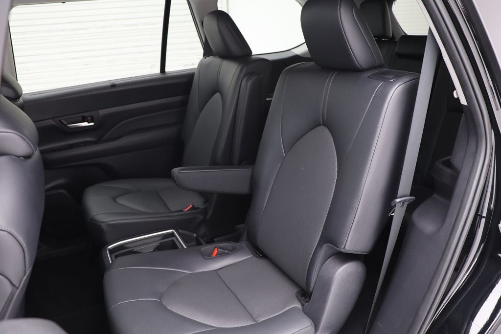 2025 Toyota Grand Highlander Base