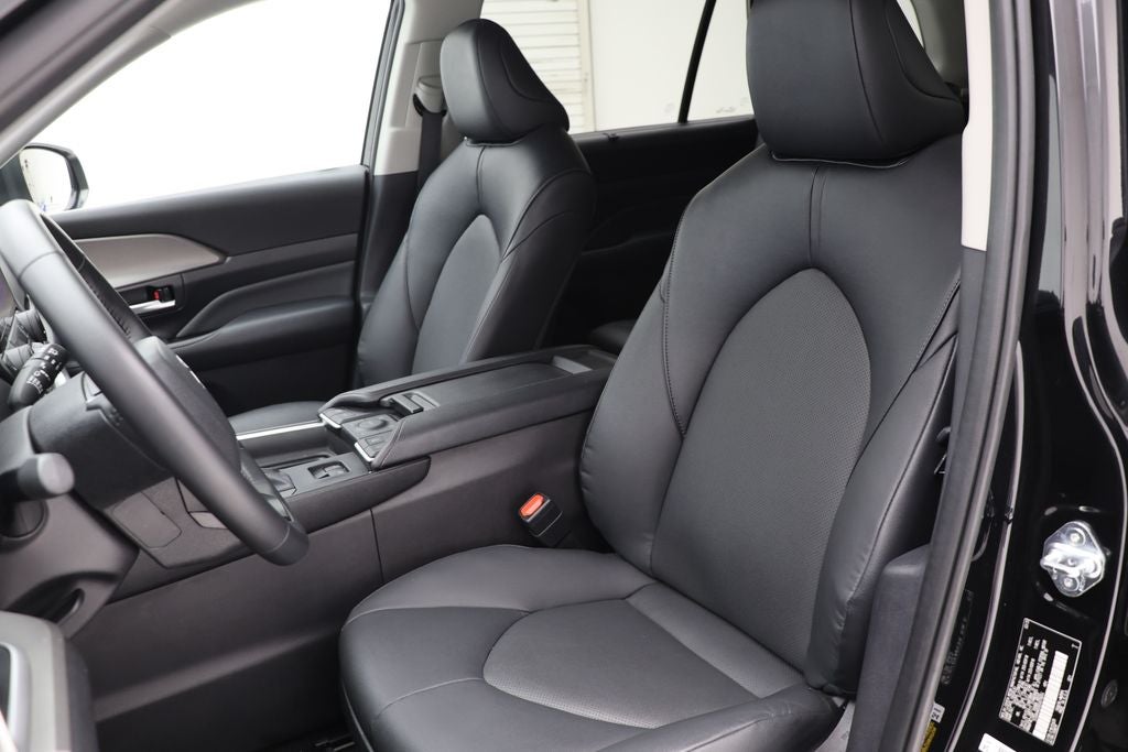 2025 Toyota Grand Highlander Base