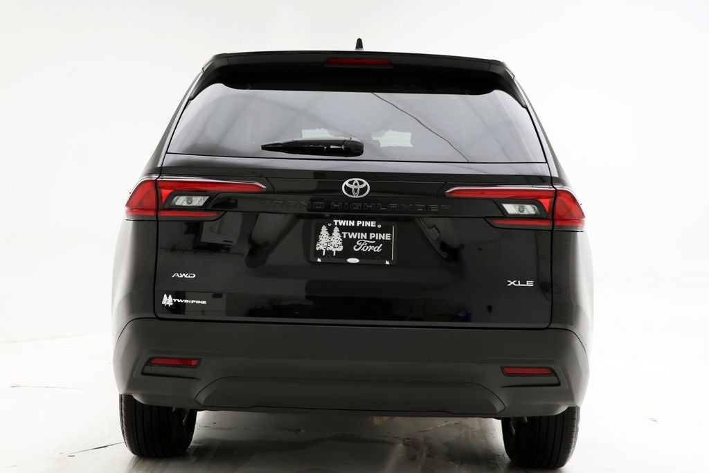 2025 Toyota Grand Highlander Base