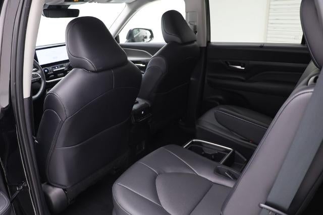 2025 Toyota Grand Highlander Base