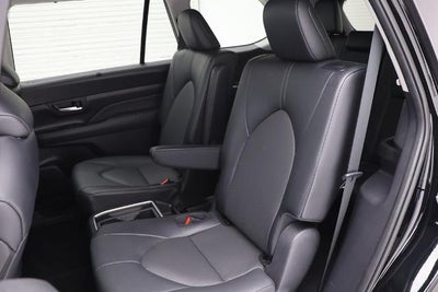 2025 Toyota Grand Highlander Base