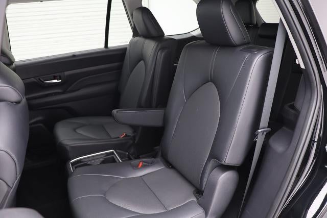 2025 Toyota Grand Highlander Base