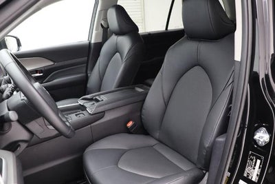 2025 Toyota Grand Highlander Base