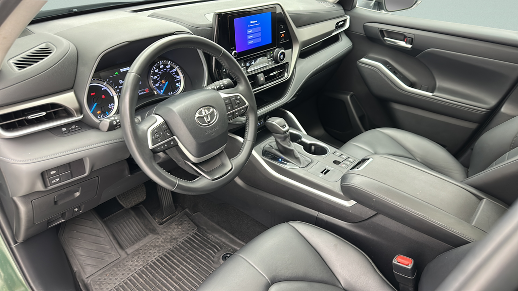 2024 Toyota Highlander Hybrid XLE