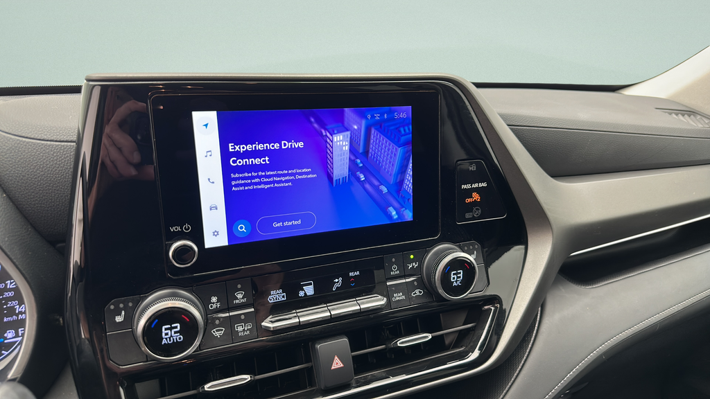 2024 Toyota Highlander Hybrid XLE