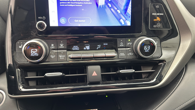 2024 Toyota Highlander Hybrid XLE